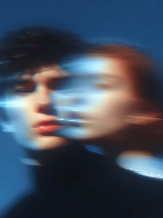 Loesungen KI Monetarisierung Verlage Kollektion Hero Portrait Blurr